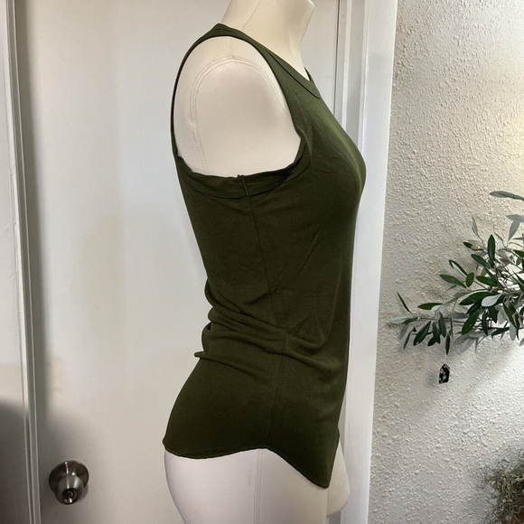 NWT Women’s Medium Green Tank Top Soft NWT By Nostalgia - Picture 4 of 13